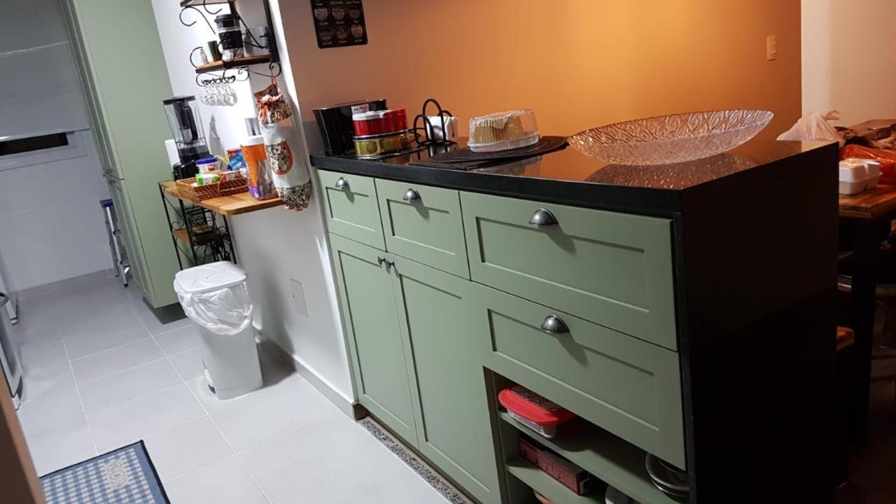 Condessa De Bonneval Em Apartamento *